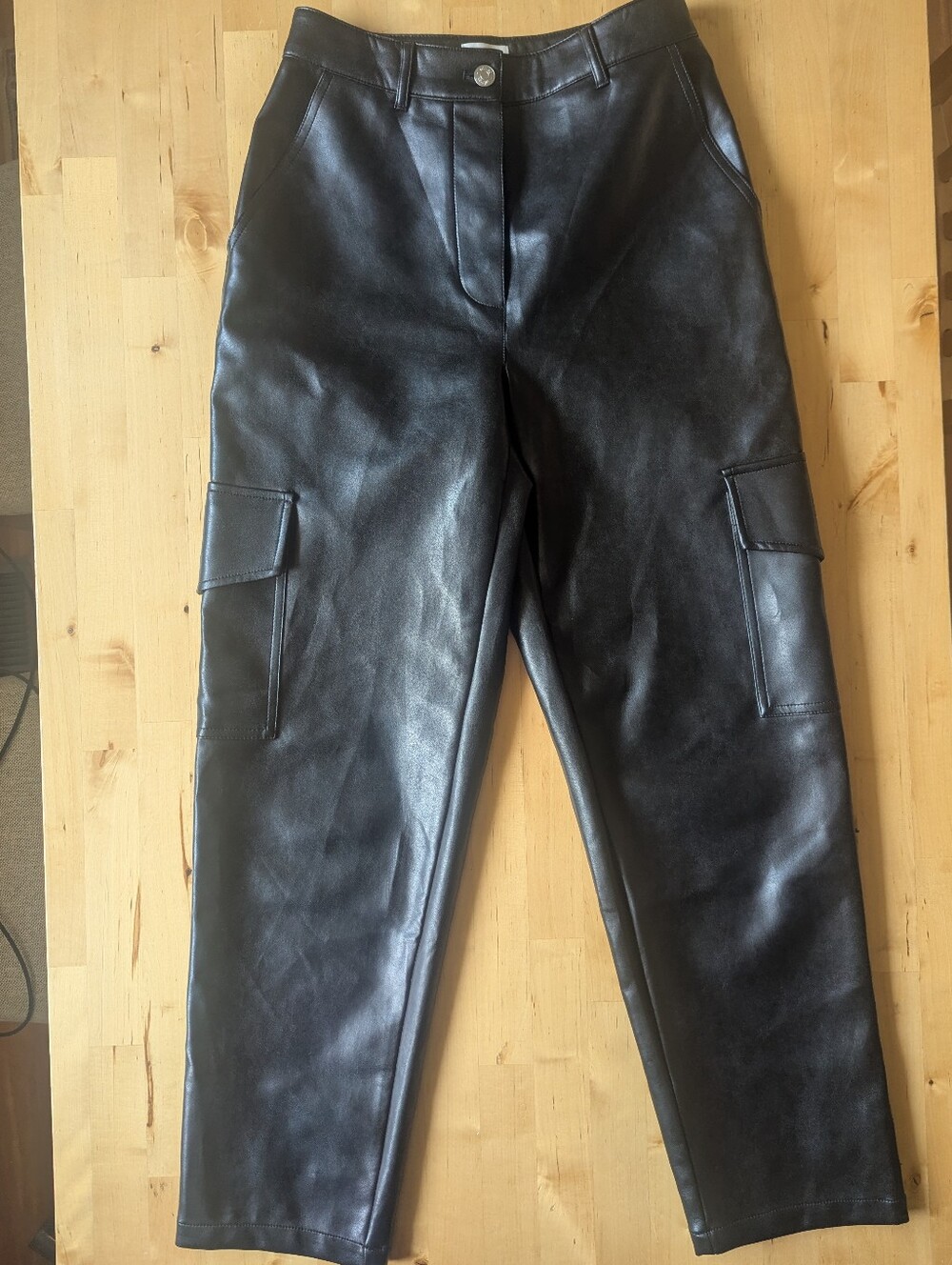 Wilfred Aritzia Faux Leather Black Cargo Pants High Rise Size 2 Grunge Tech